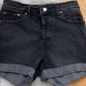Levi’s Wedgie black shorts 28